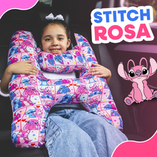 Carregar imagem no visualizador da galeria, Almofada H Viagens e Passeios Tranquilos | Varietah Kids™