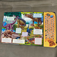 Carregar imagem no visualizador da galeria, Livro Sonoro dos Dinossauros + Brinde 100% Exclusivo! | Varietah Kids™

